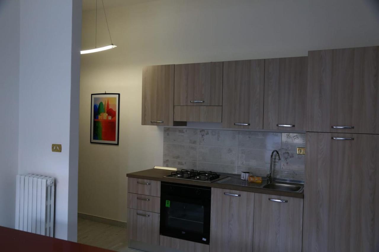 Home Mazzei Piazza Bilotti Cosenza Bilik gambar
