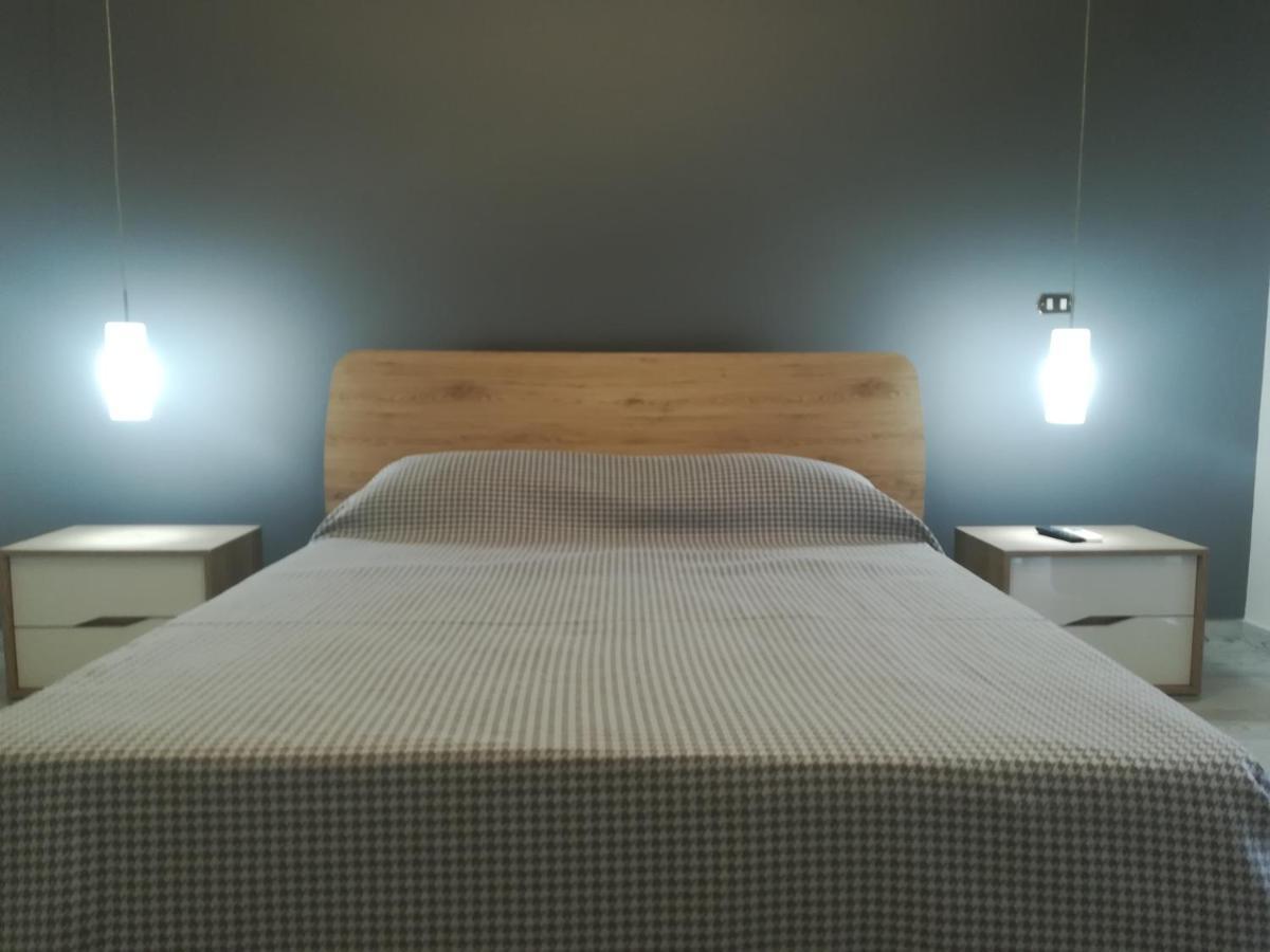 Home Mazzei Piazza Bilotti Cosenza Bilik gambar