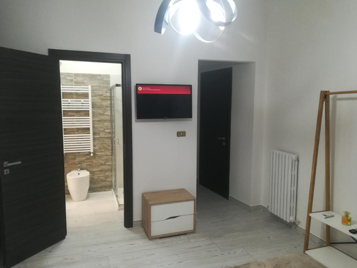 Home Mazzei Piazza Bilotti Cosenza Bilik gambar