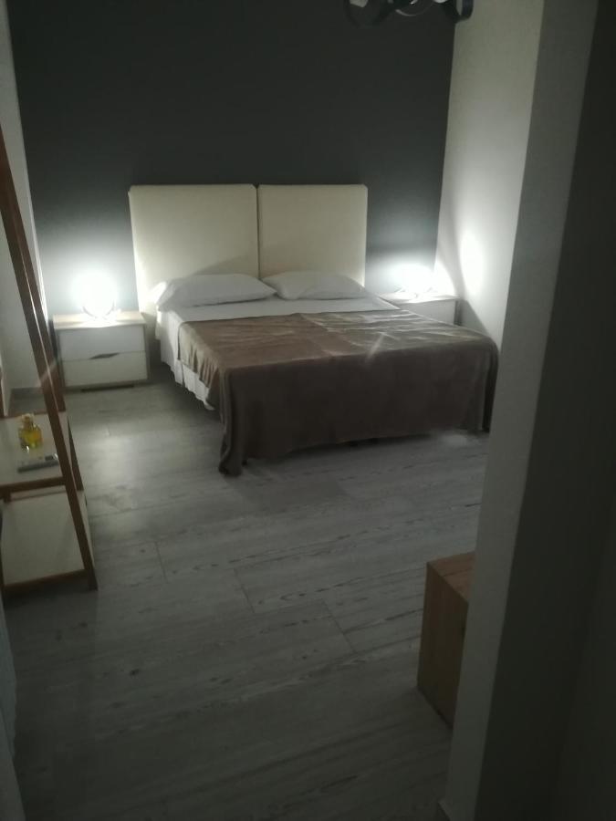 Home Mazzei Piazza Bilotti Cosenza Bilik gambar
