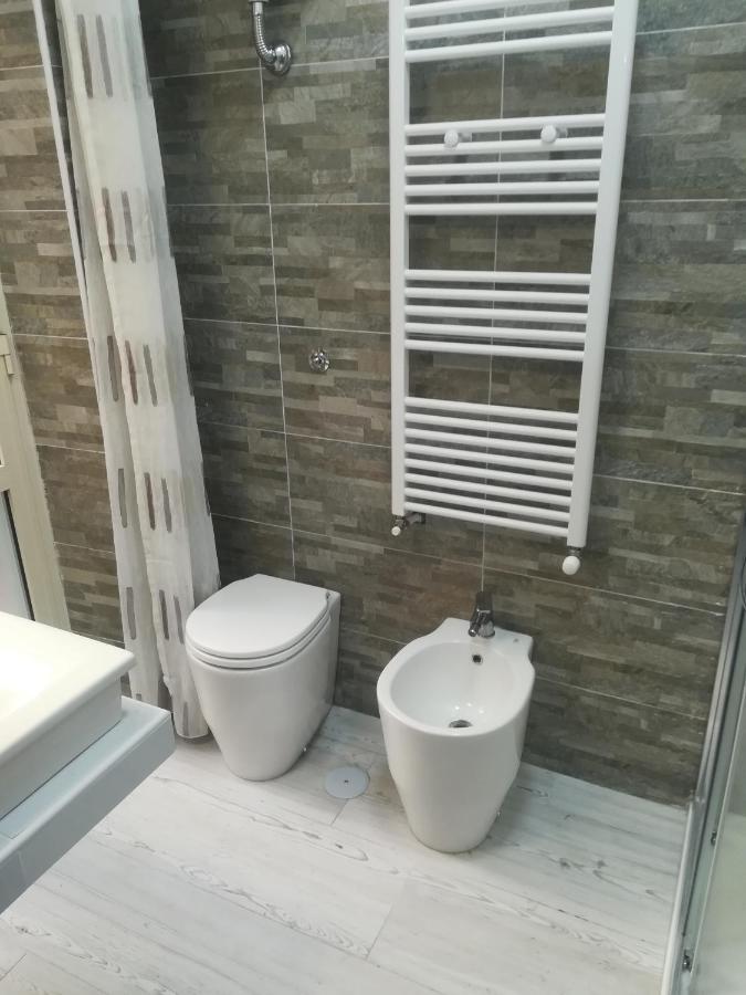 Home Mazzei Piazza Bilotti Cosenza Bilik gambar