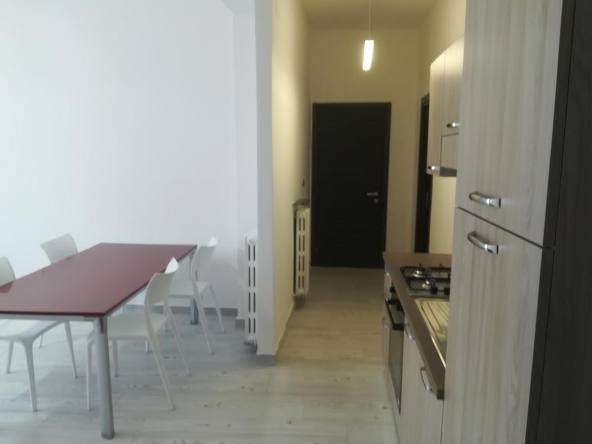 Home Mazzei Piazza Bilotti Cosenza Bilik gambar