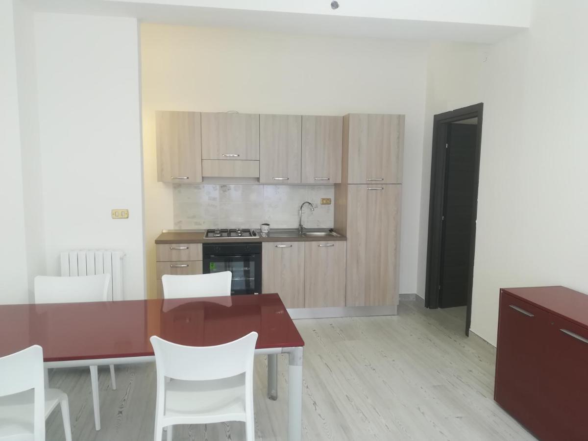 Home Mazzei Piazza Bilotti Cosenza Bilik gambar