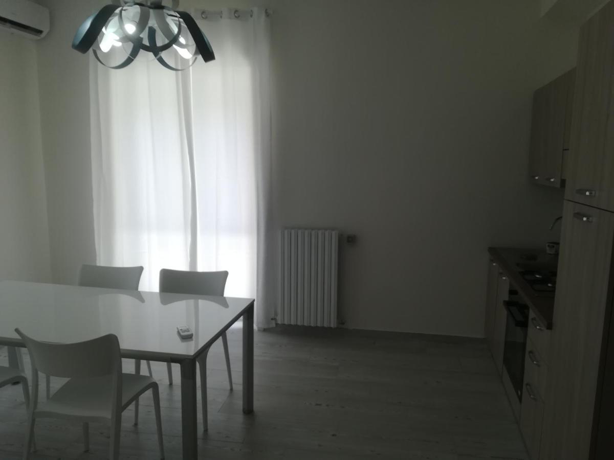 Home Mazzei Piazza Bilotti Cosenza Bilik gambar