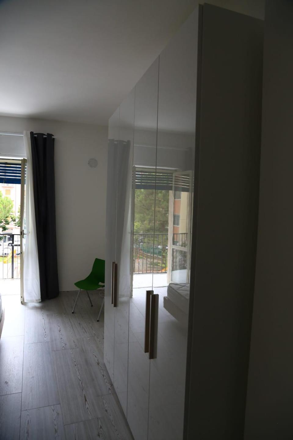 Home Mazzei Piazza Bilotti Cosenza Bilik gambar