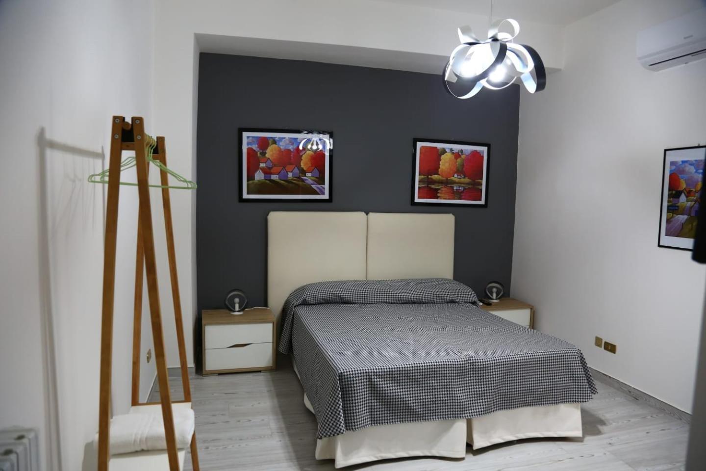 Home Mazzei Piazza Bilotti Cosenza Bilik gambar