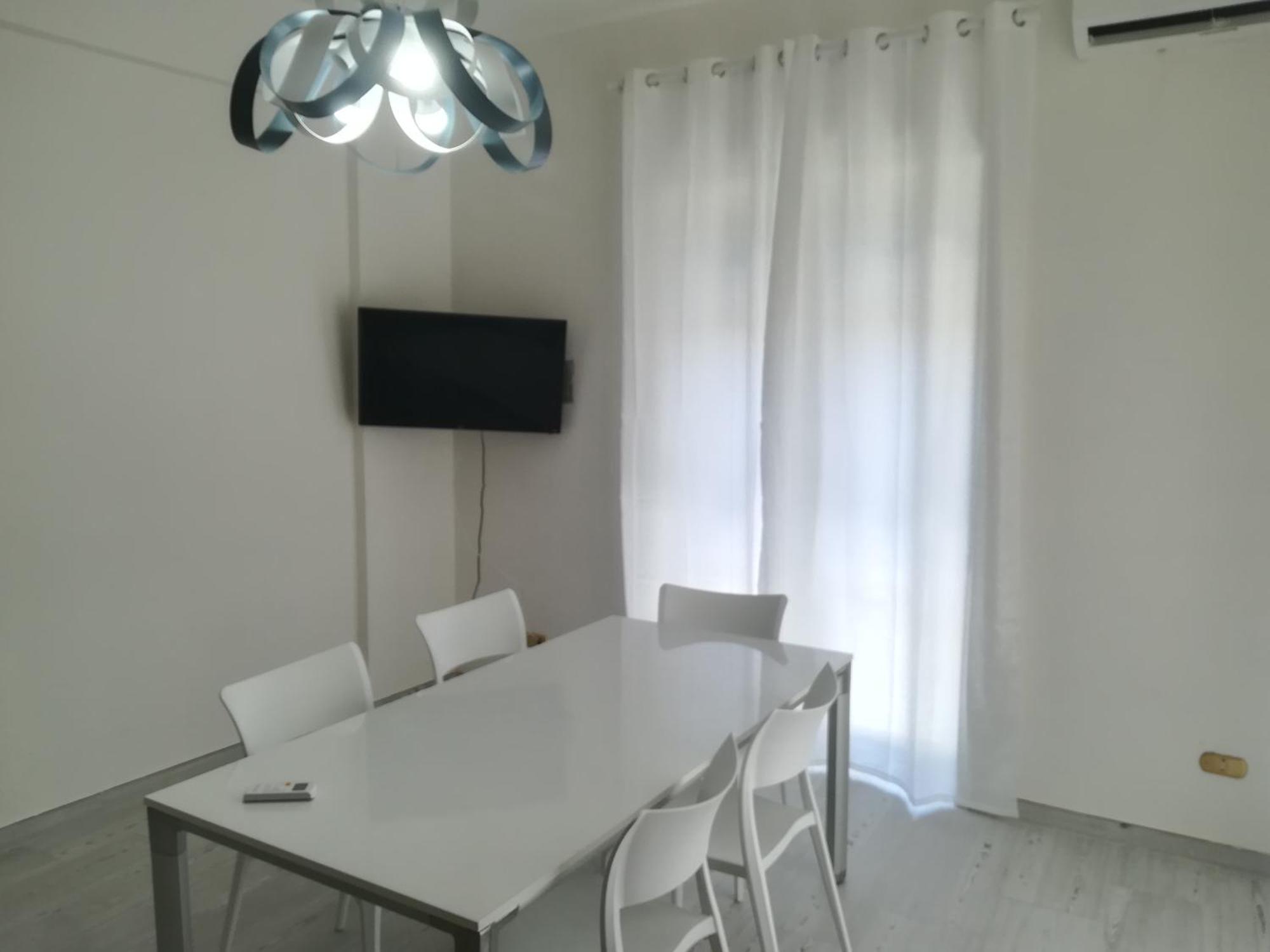 Home Mazzei Piazza Bilotti Cosenza Bilik gambar
